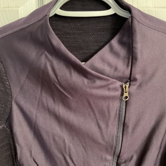 Lululemon Sweater - Picture 3 of 11